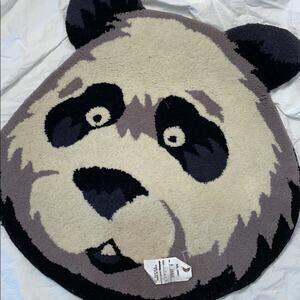 Panda 💯wool 2’2”x2’2” round rug NWT